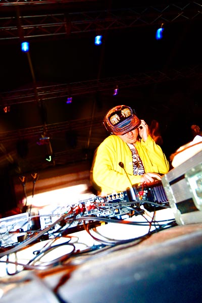DJ ALEXIS TAYLOR (from HOT CHIP)