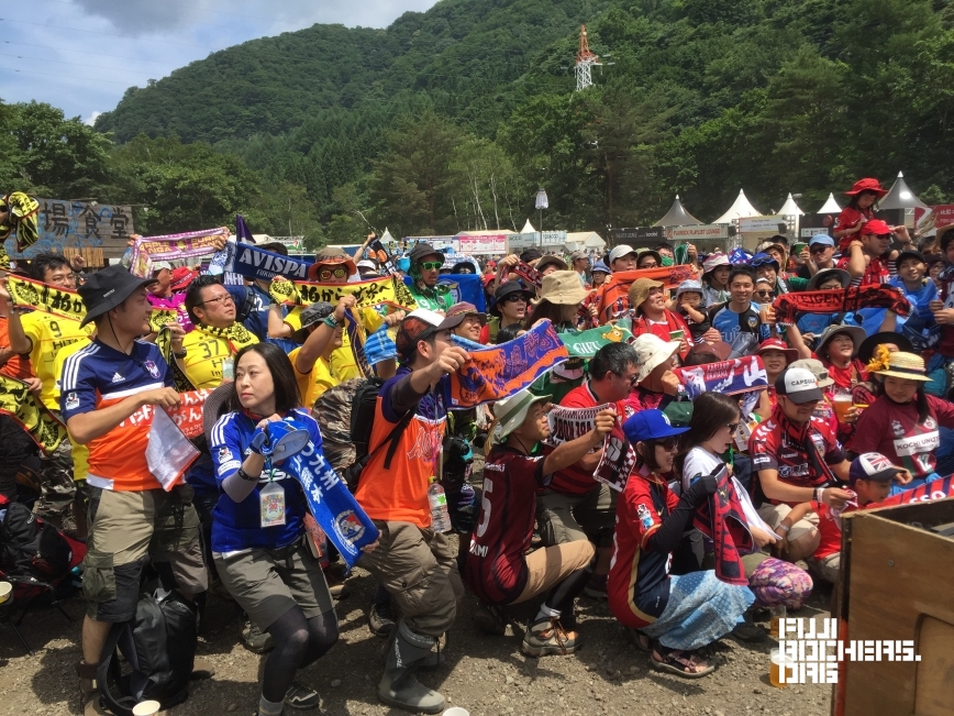 Soccer fans kick off their Saturday at Fuji Rock