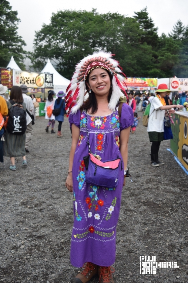 インディアン美女、オアシスの視線を釘付け | FUJIROCK EXPRESS '17