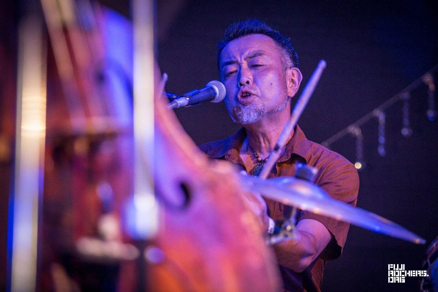 AO YOUNG & FLYING GIMMY’S