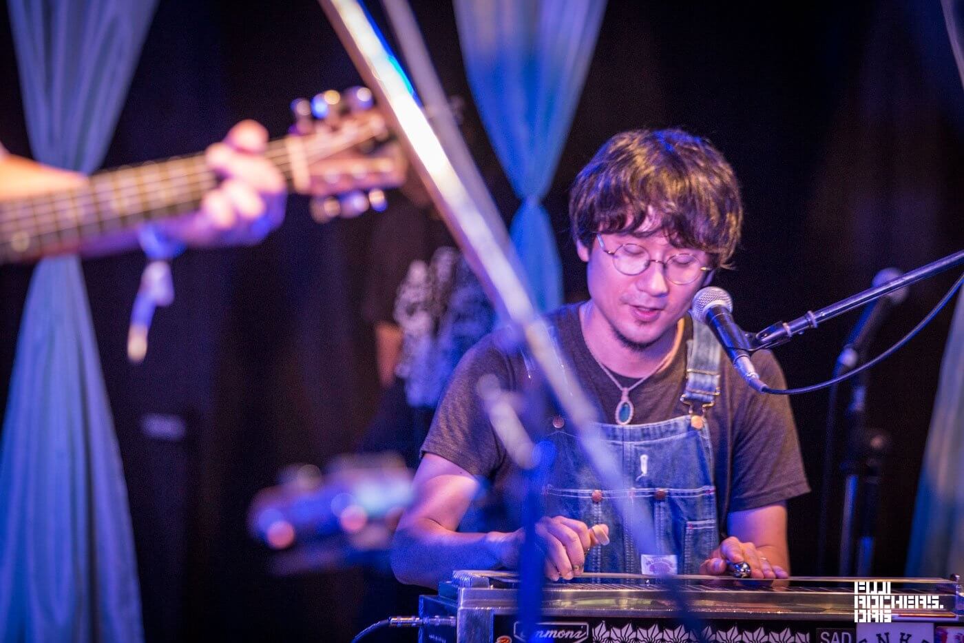 AO YOUNG & FLYING GIMMY’S