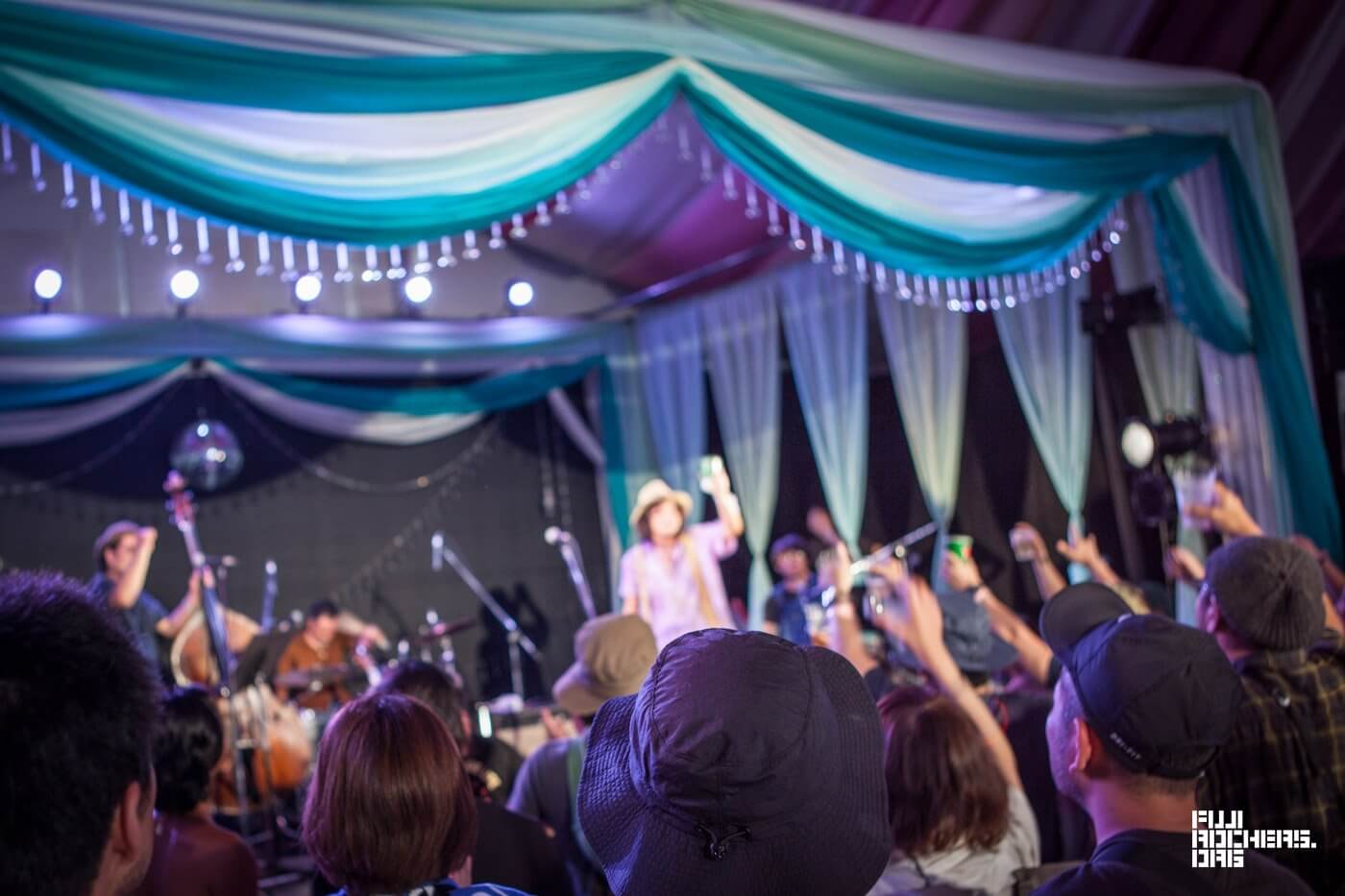 AO YOUNG & FLYING GIMMY’S