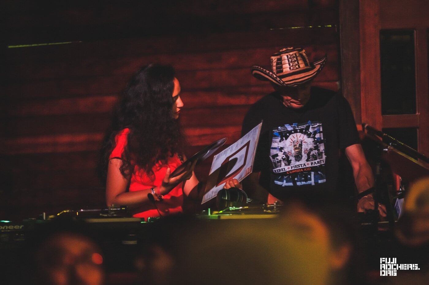 CUMBIA KID meets CHONTA DJ