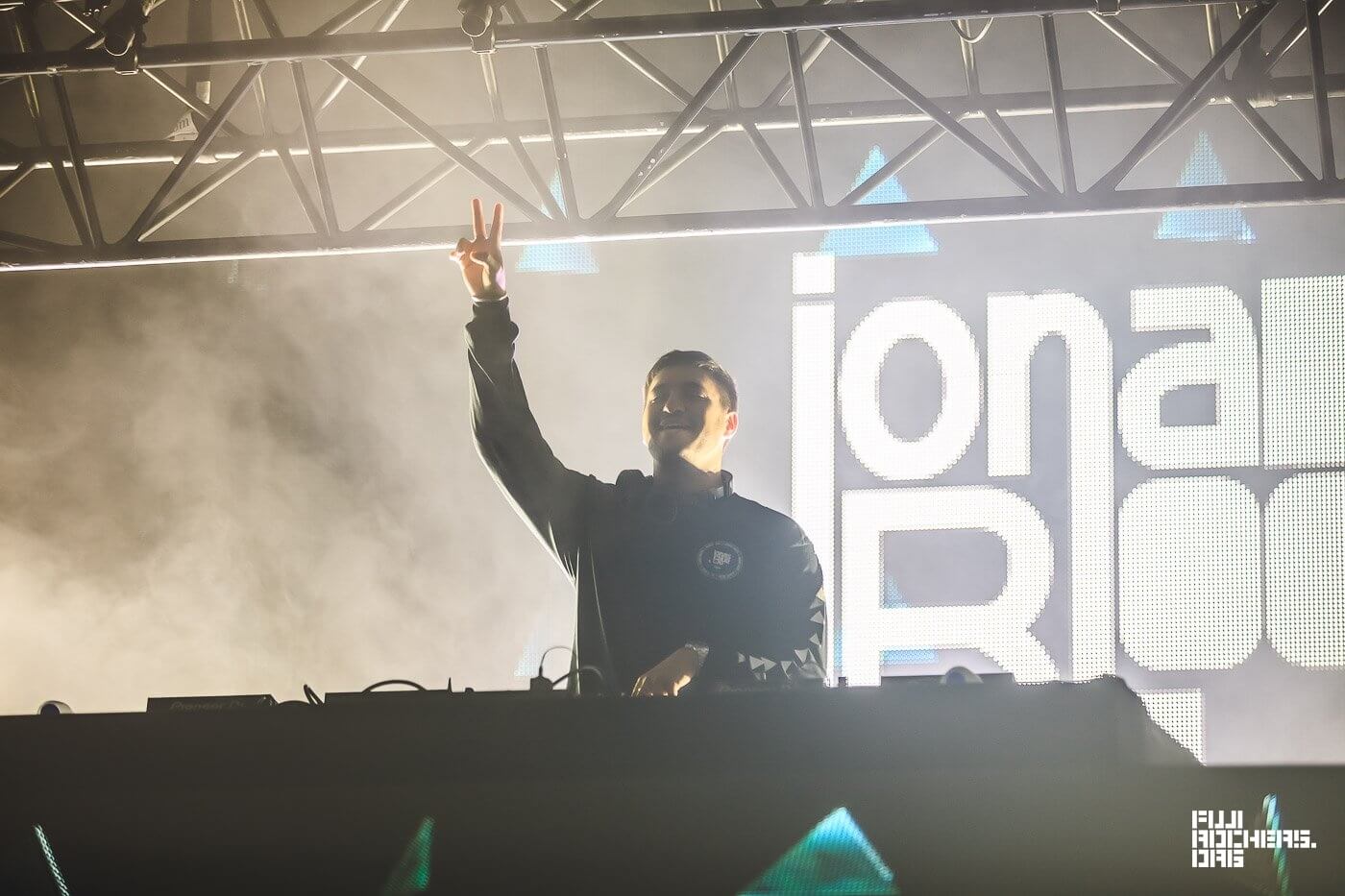 JONAS BLUE