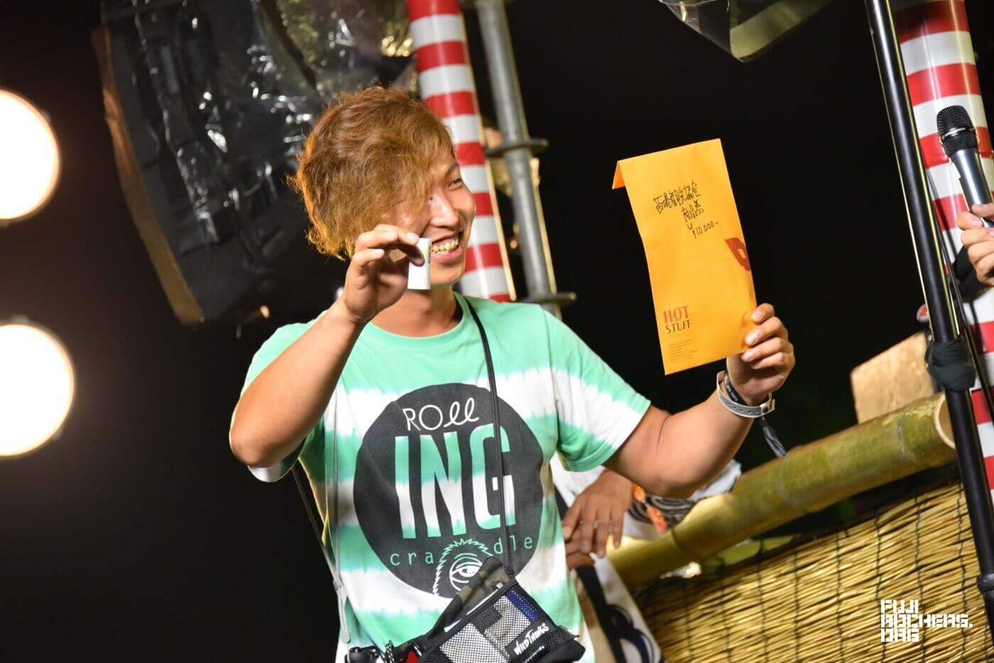 毎年恒例、大盛りあがりの大抽選会