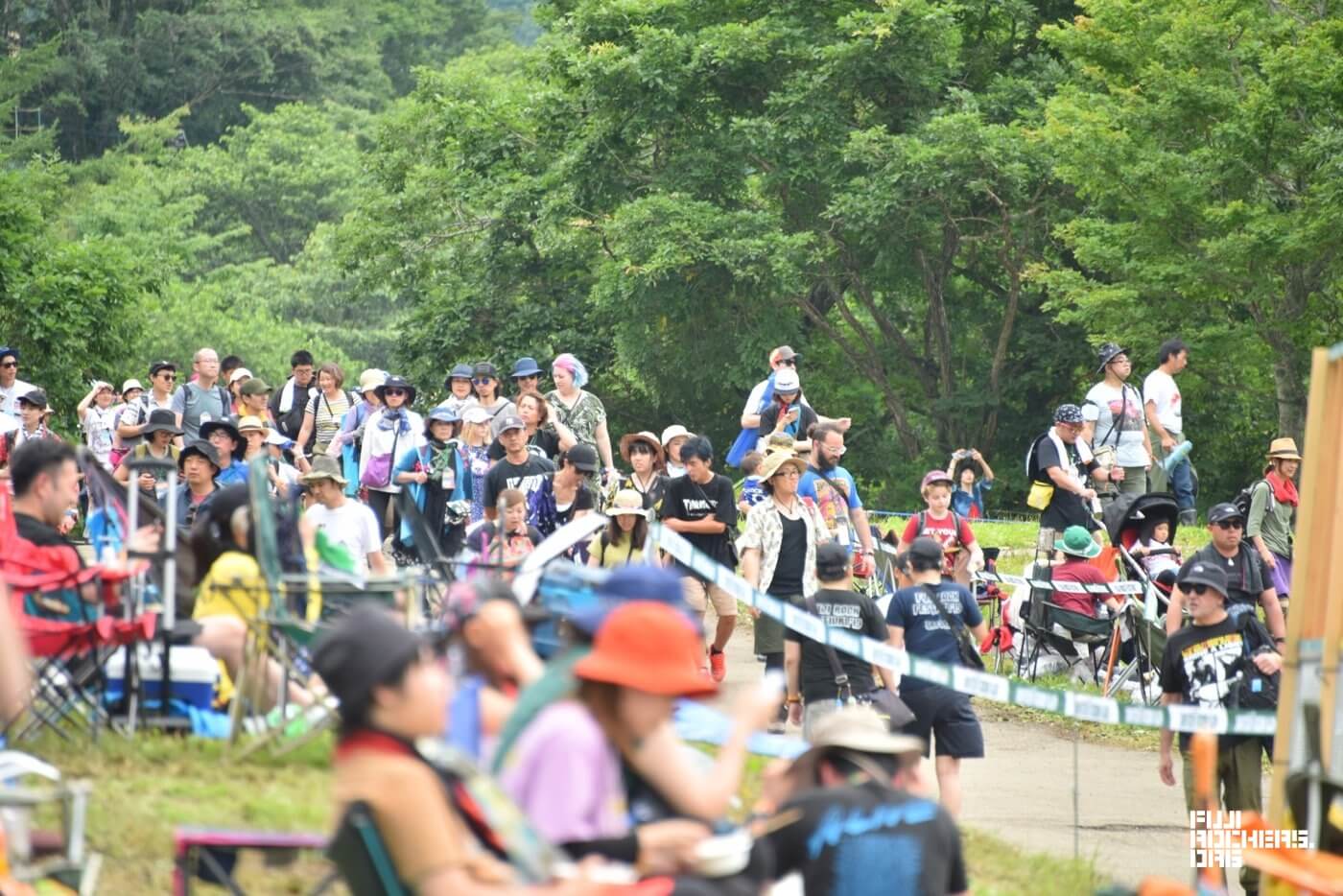 2日目入場ゲート前からグリーンの様子