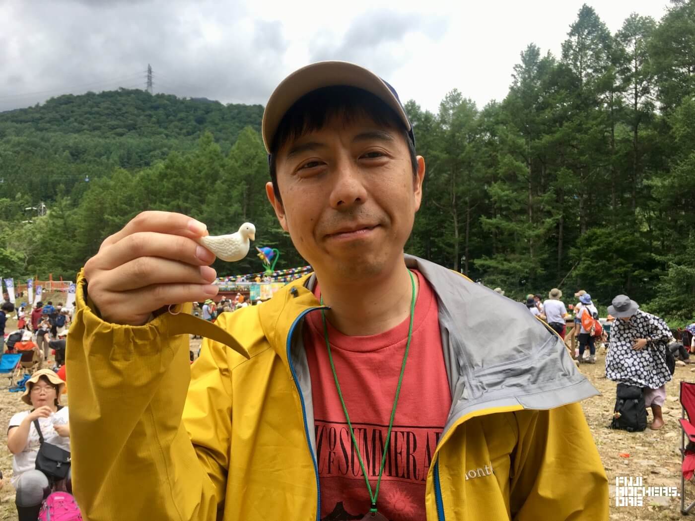 お父さん、フレディにつかまる