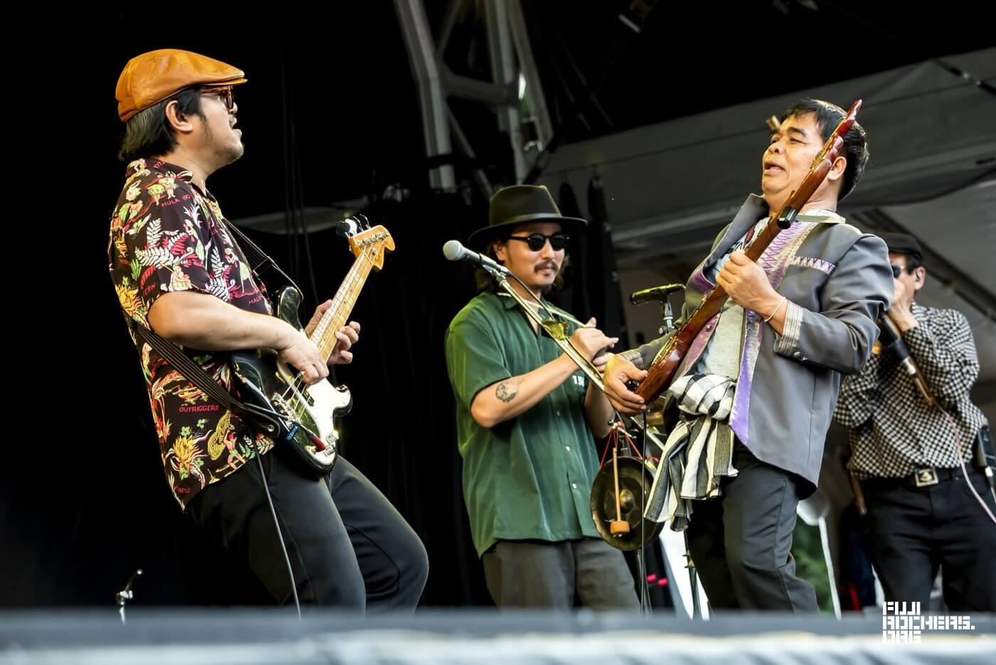 THE PARADISE BANGKOK MOLAM INTERNATIONAL BAND