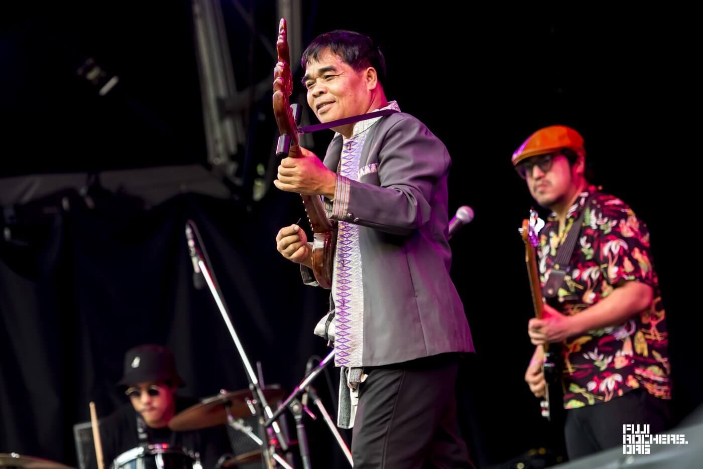 THE PARADISE BANGKOK MOLAM INTERNATIONAL BAND