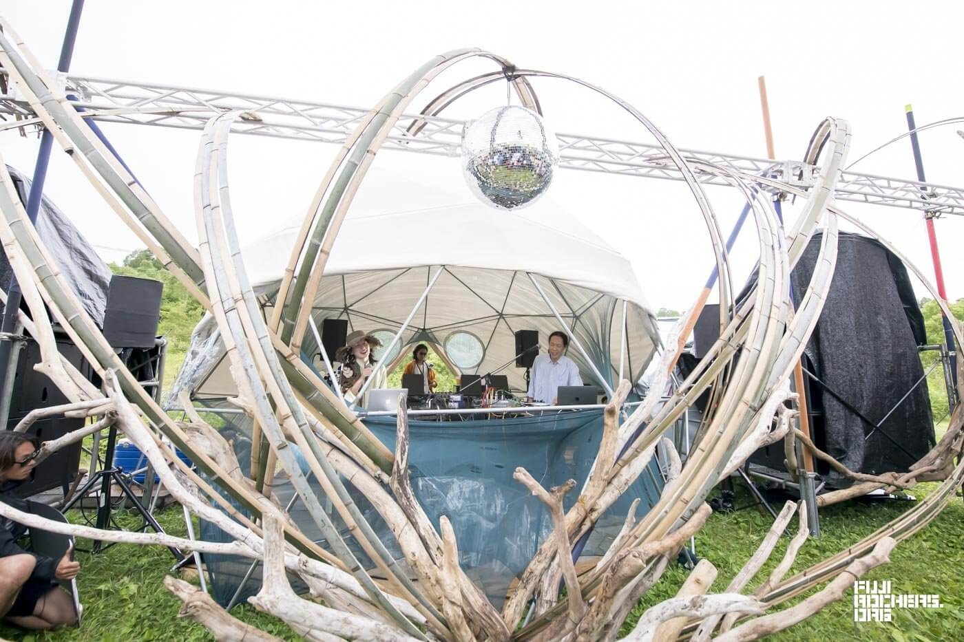 ERUSAERT AMIHSUKAY（水曜日のカンパネラ×オオルタイチ）