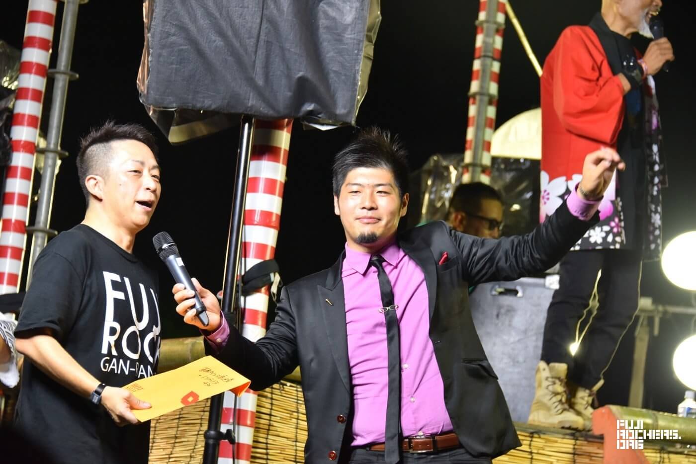 毎年恒例、大盛りあがりの大抽選会