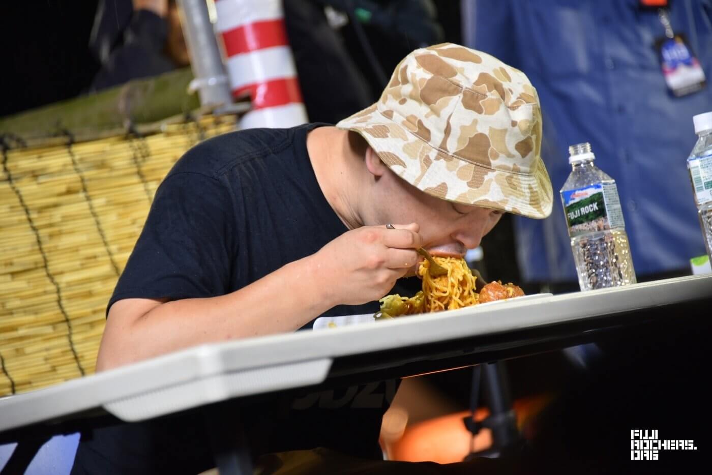 苗場を食い尽くせ、早食い大会