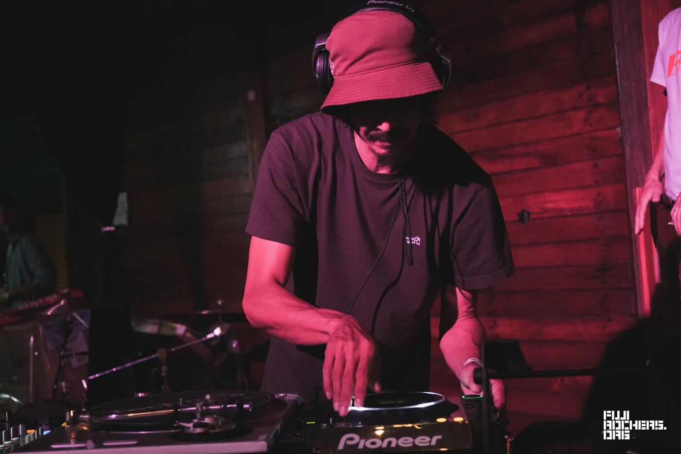 MASAYA FANTASISTA & MIKEY VAROT (JAZZY SPORT)