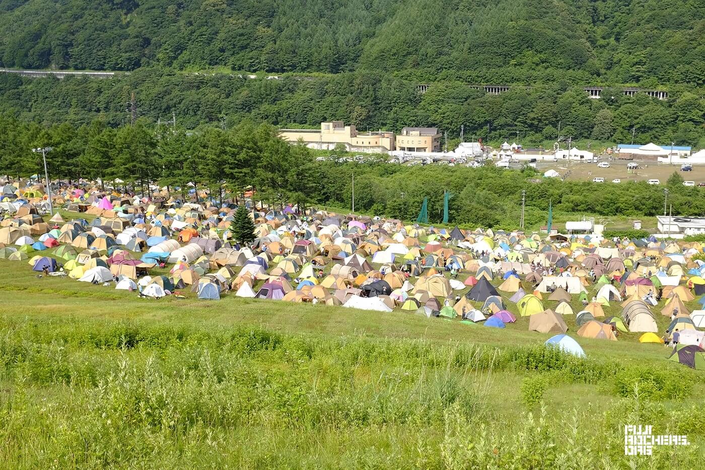 雨後のキャンプサイト