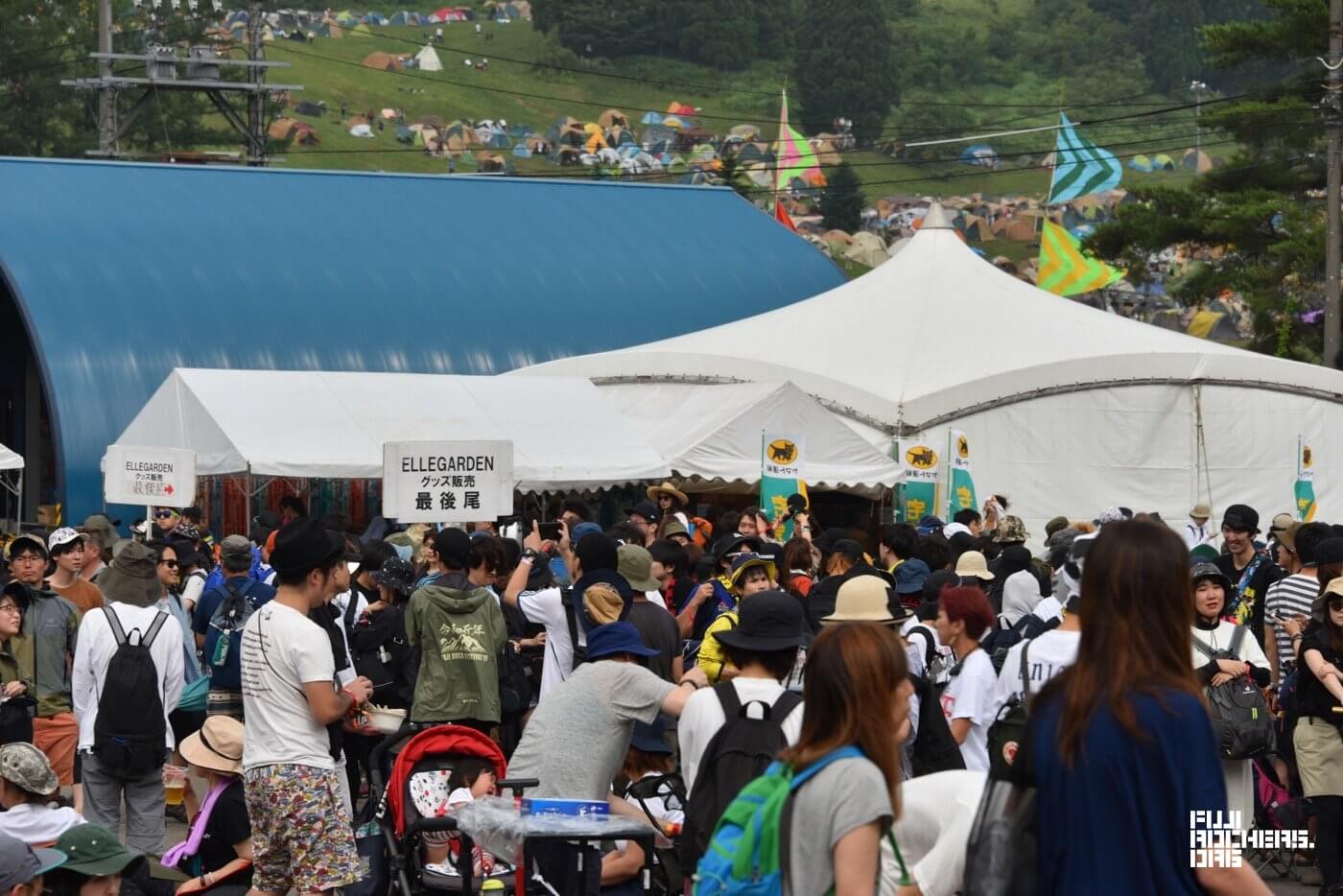 入場開始からグリーン付近の様子