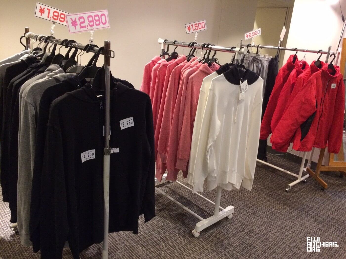 苗プリで無地Tシャツ売っています(キッズ~大人サイズ)
