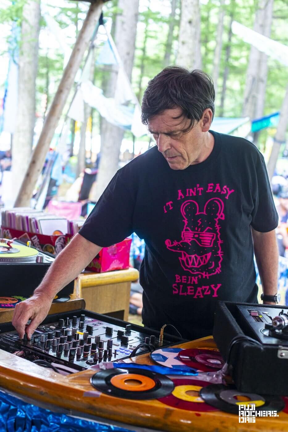 JIM WEST – Jim’s Vinyl Nasium