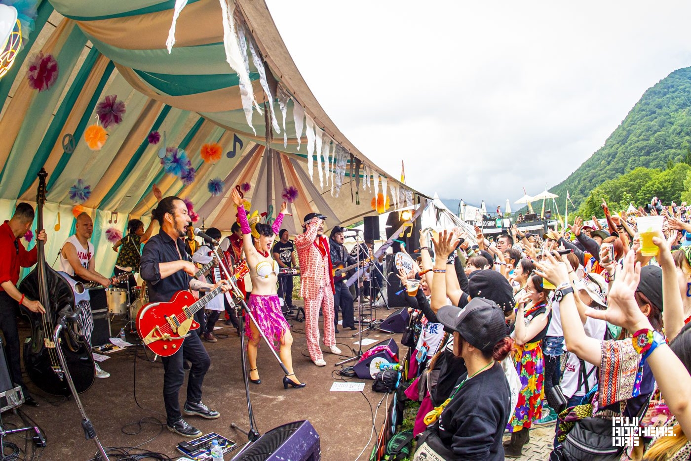 柳家睦とラットボーンズ