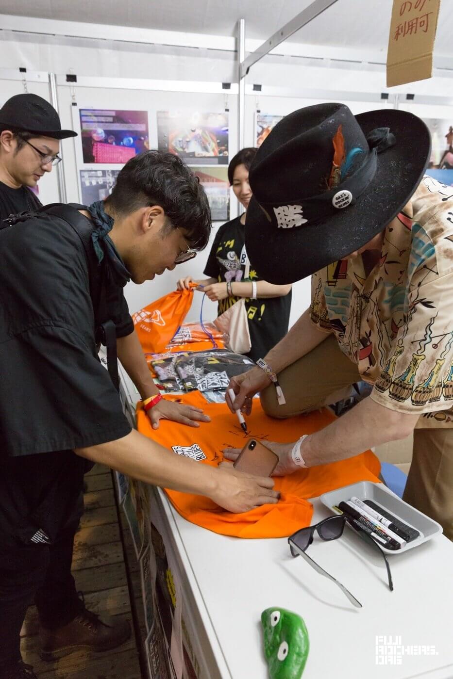 GAZ MAYALLサイン会のようす!