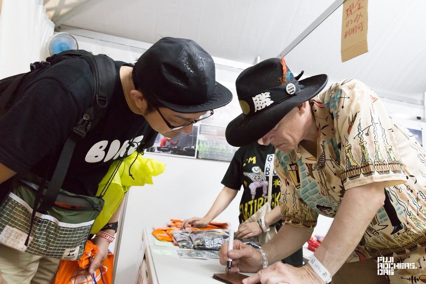 GAZ MAYALLサイン会のようす!