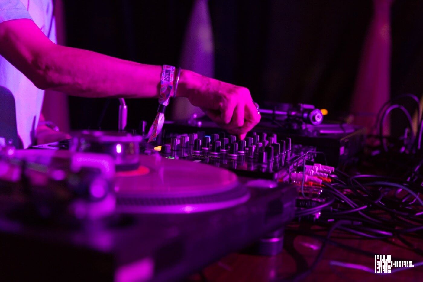 DJ/TAN IKEDA a.k.a. P.M.D.M.F! (BANDIT BUGGY)