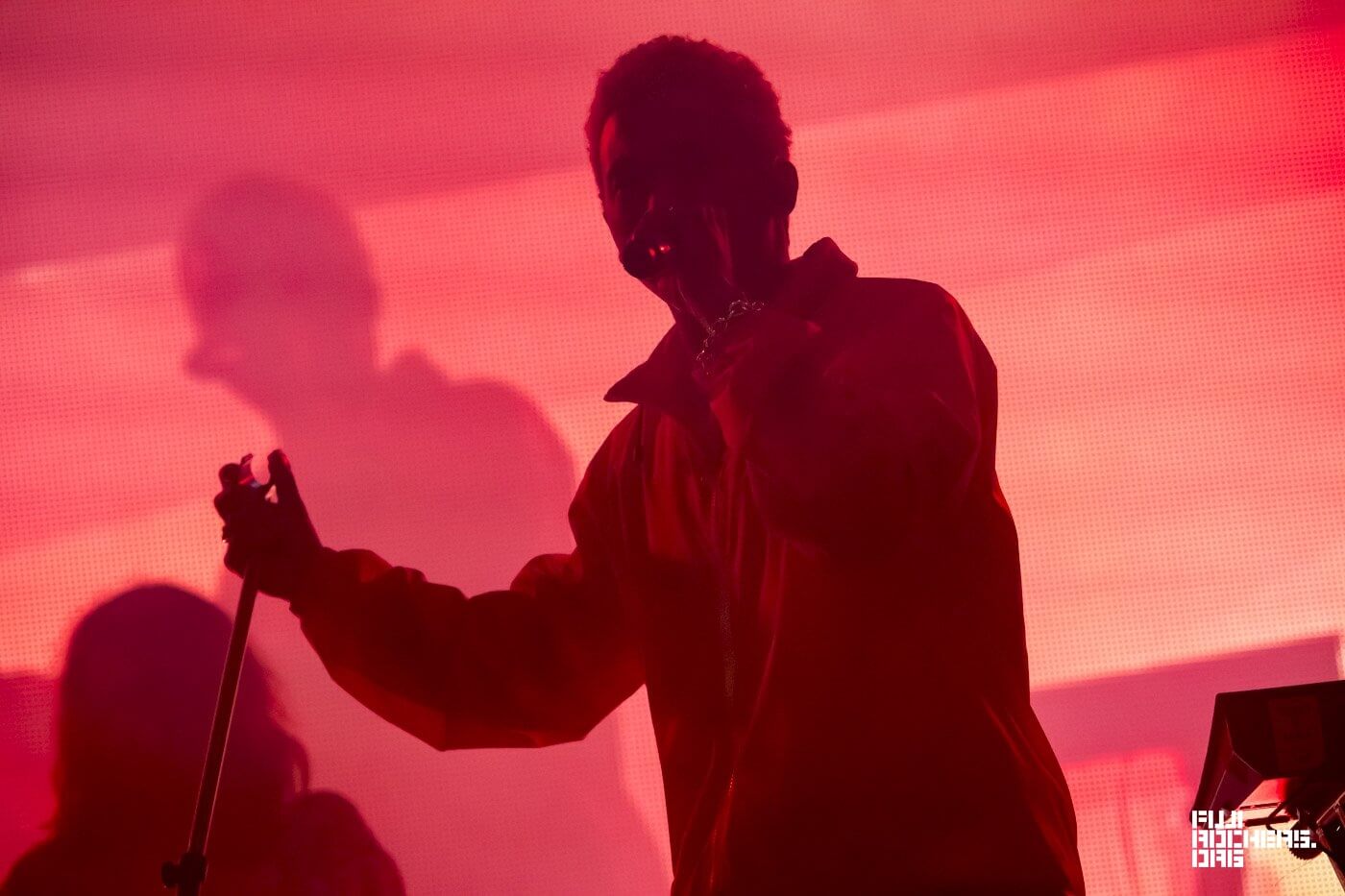 TORO Y MOI