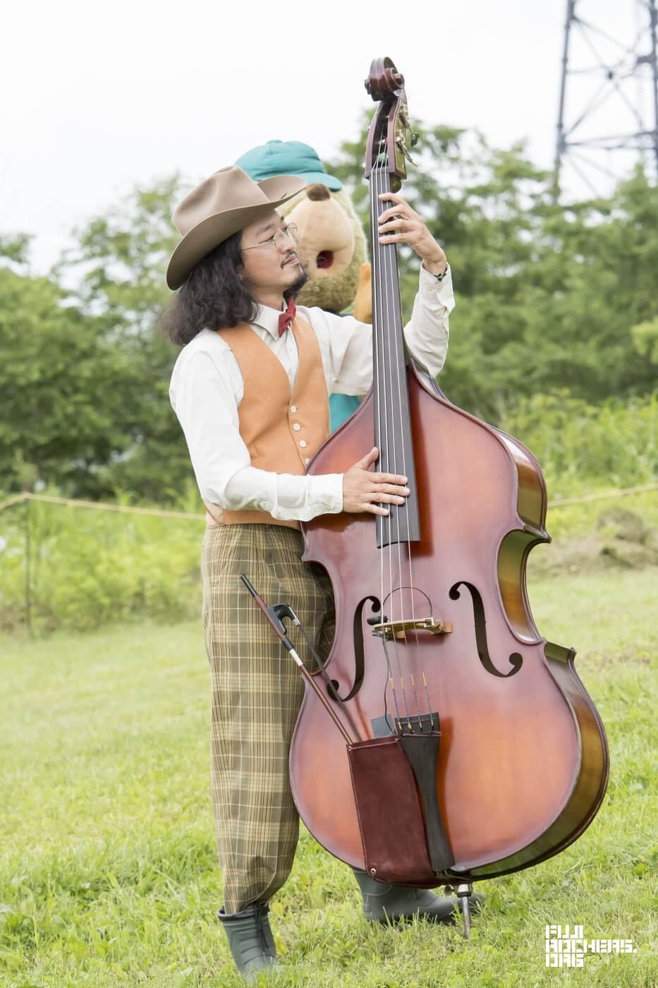 天空の住人、怪しい3人組のライブ!