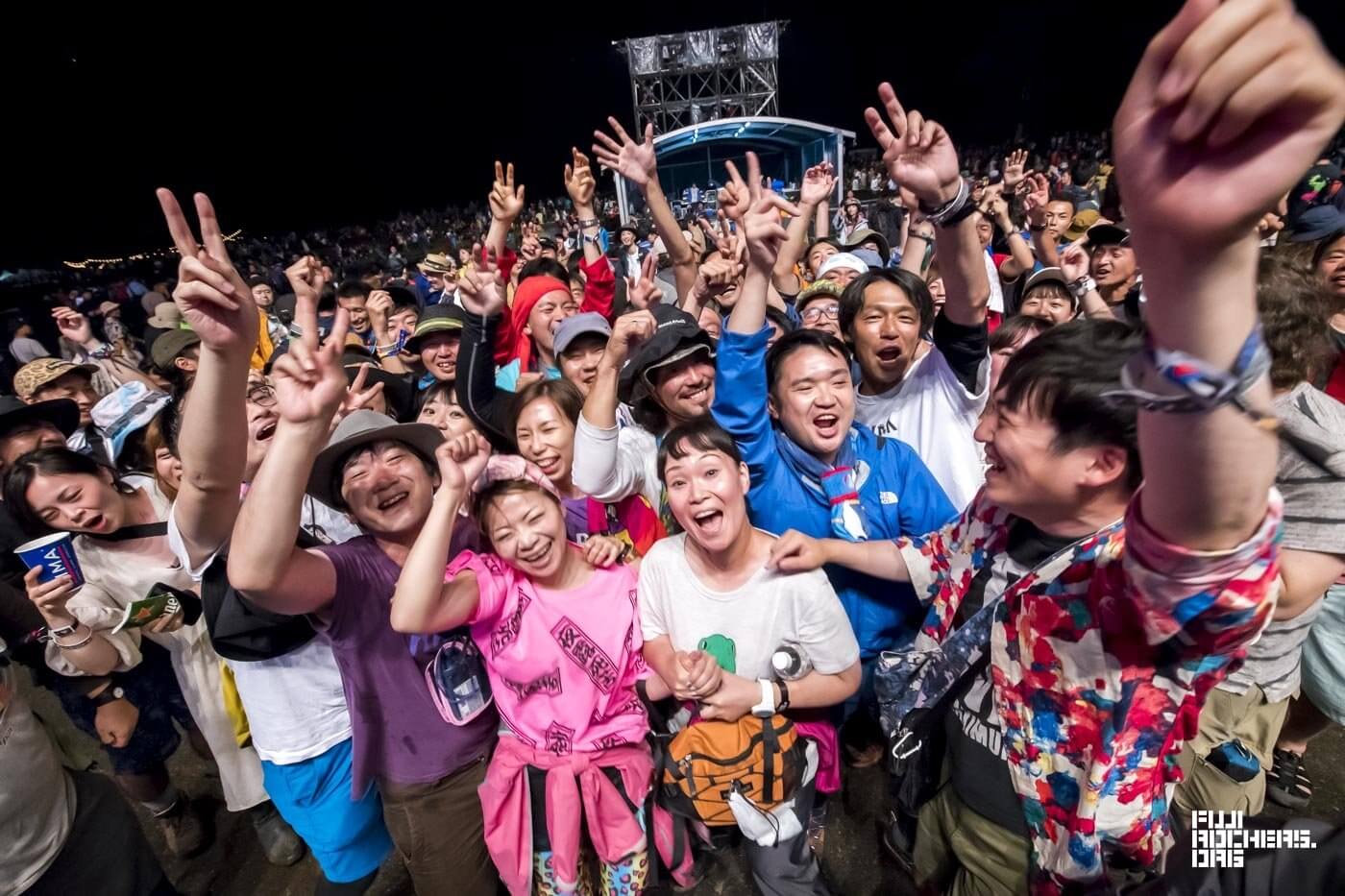 ”POWER TO THE PEOPLE”を聴きながら