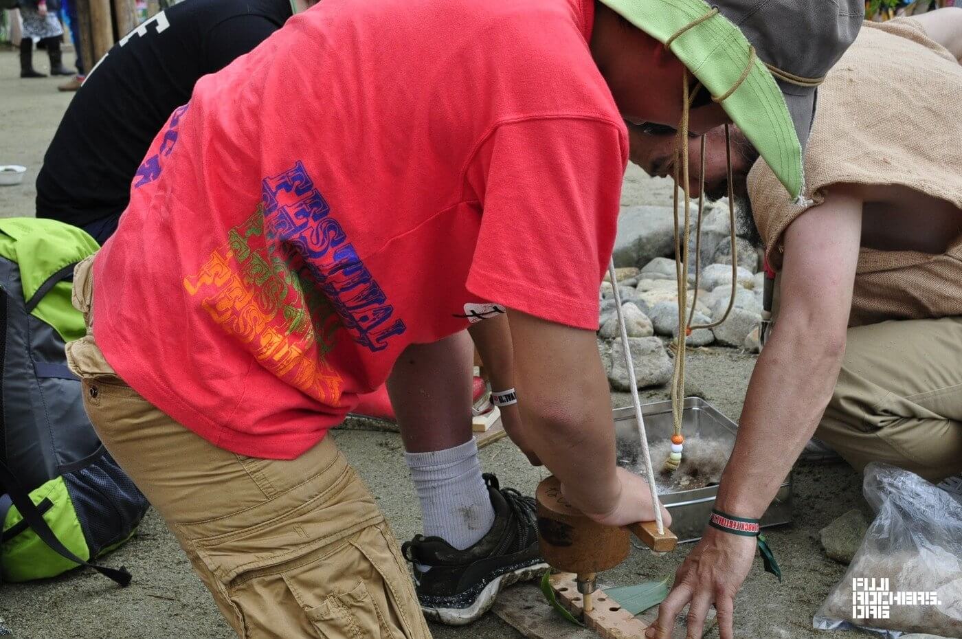 奥地のオレンジカフェで火起こし体験!
