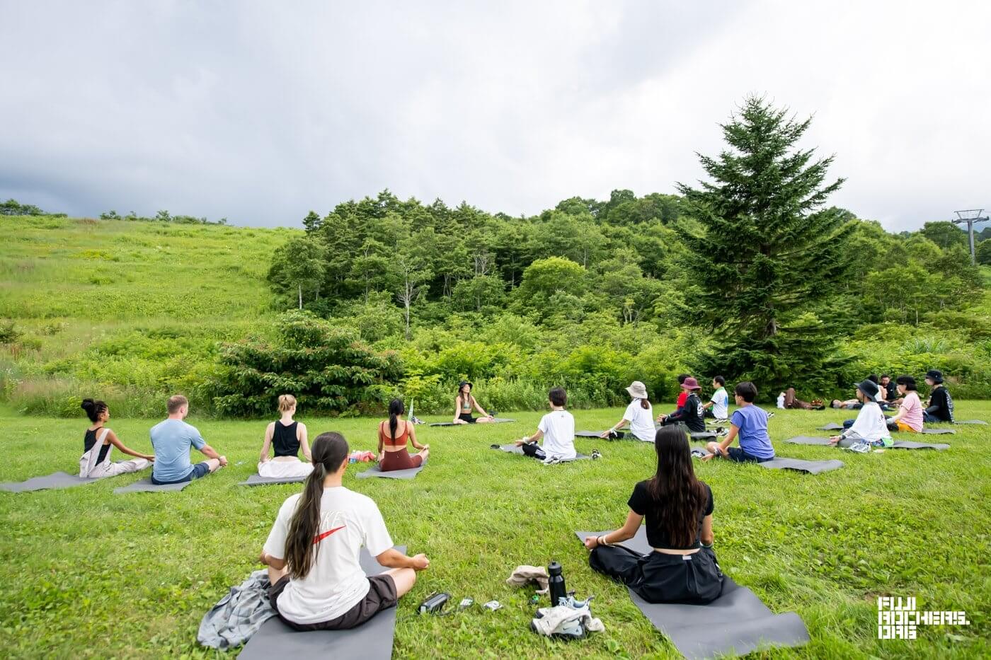 ナイ木 Outside Yoga & Meditation
