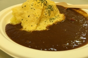 カレー食べくらべ：クインシーバ