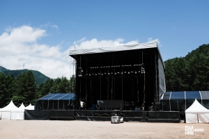 White Stage without speakers