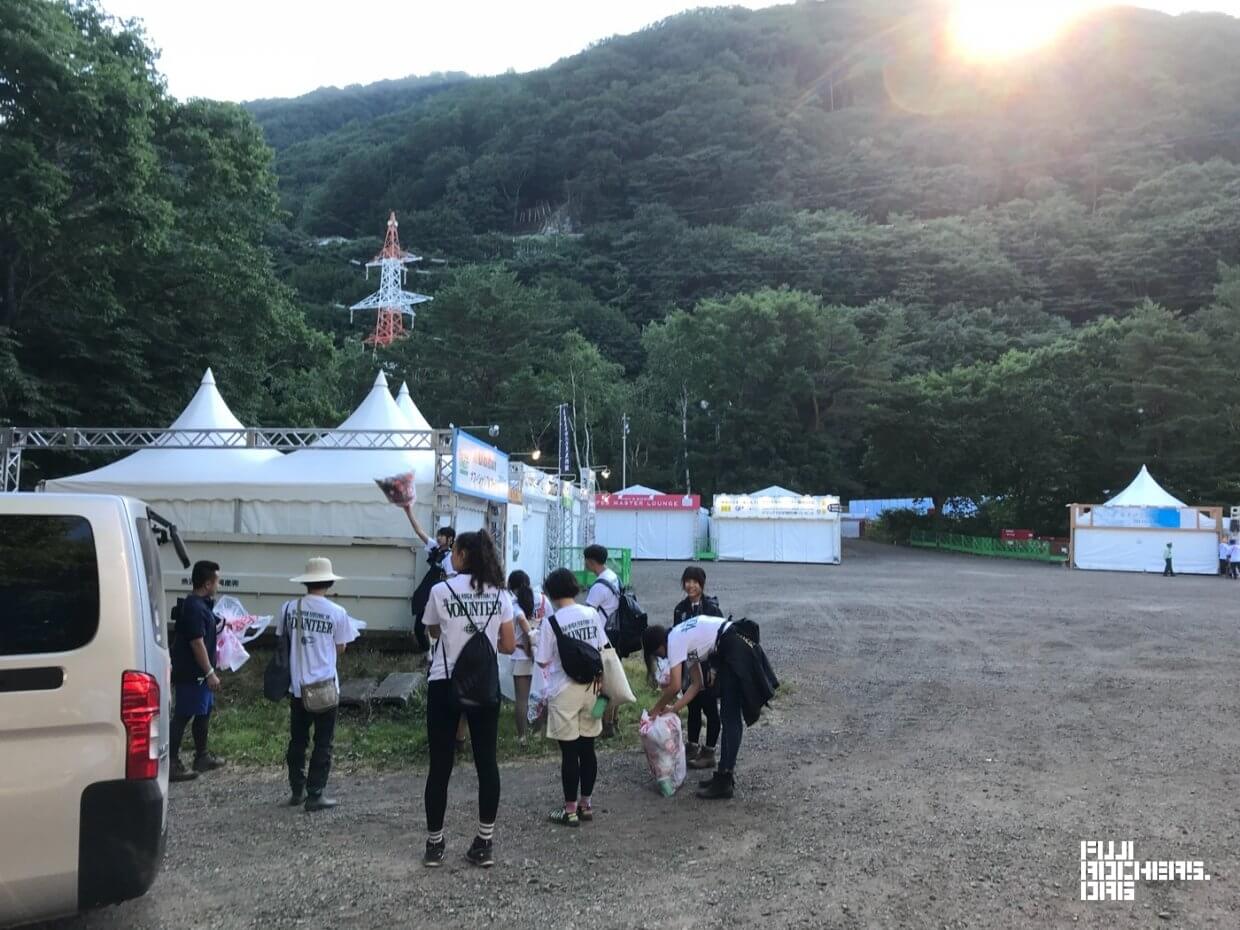 朝の清掃風景