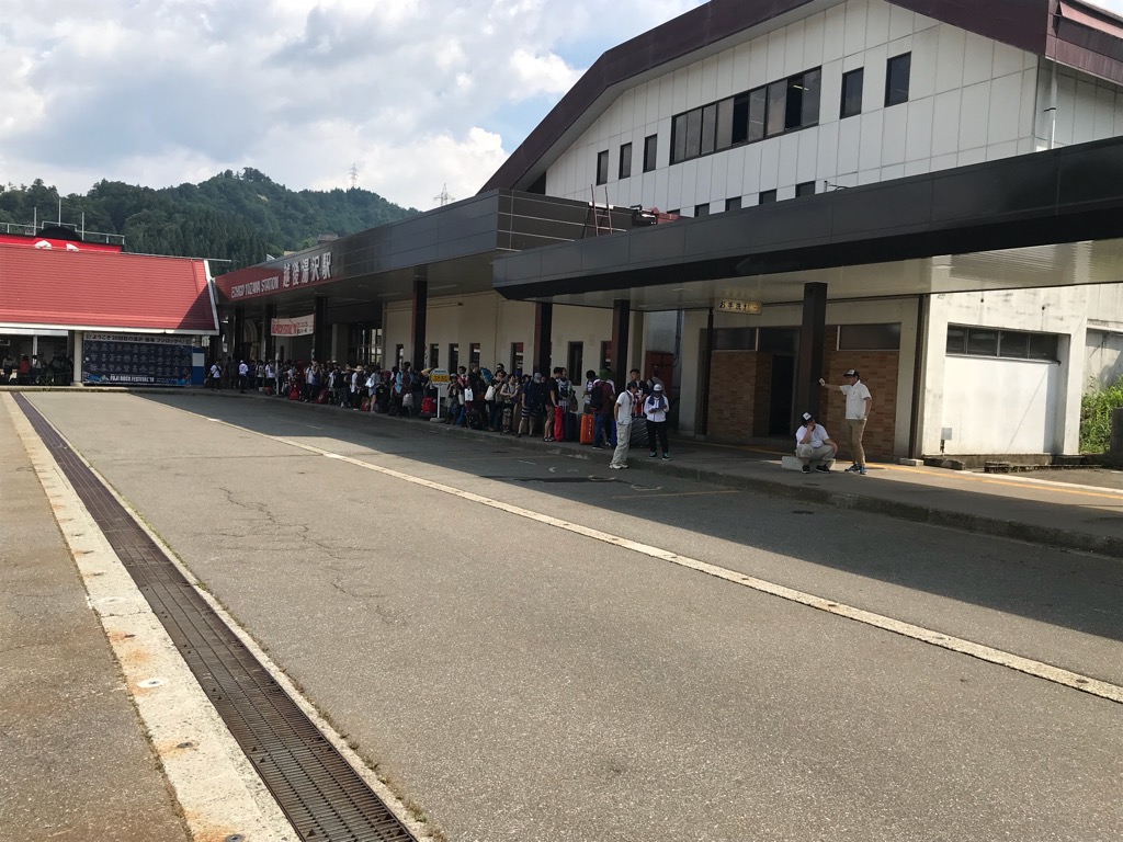 越後湯沢駅の様子