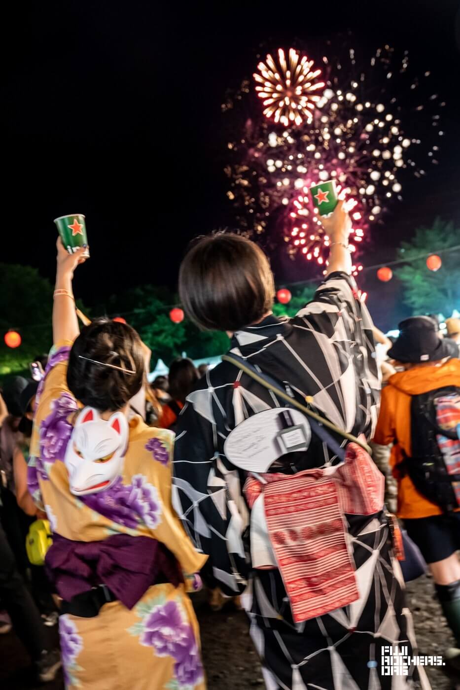 花火を見たら、乾杯したくなる