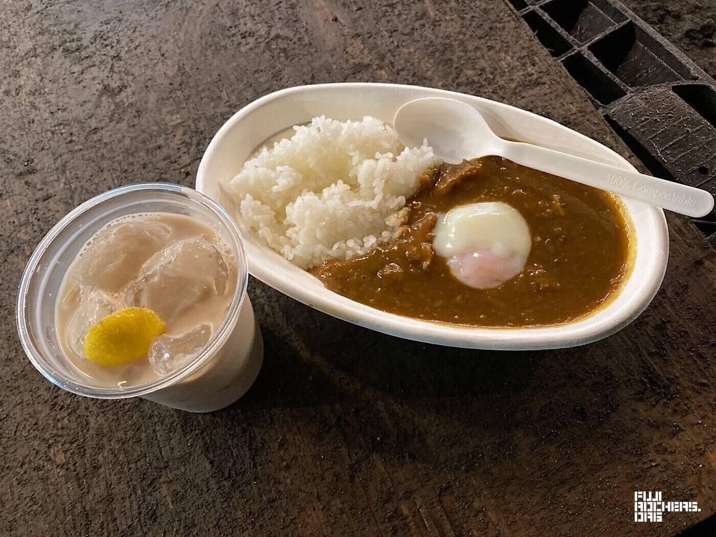 ジビエカレーと甘酒カクテルのチャイ