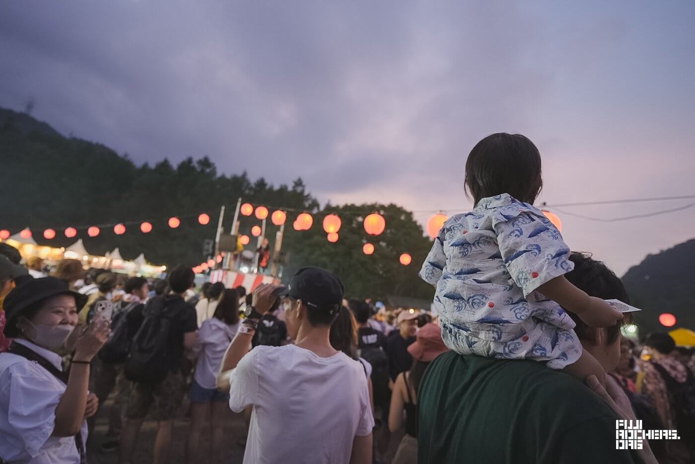 盆踊りで盛り上がる前夜祭