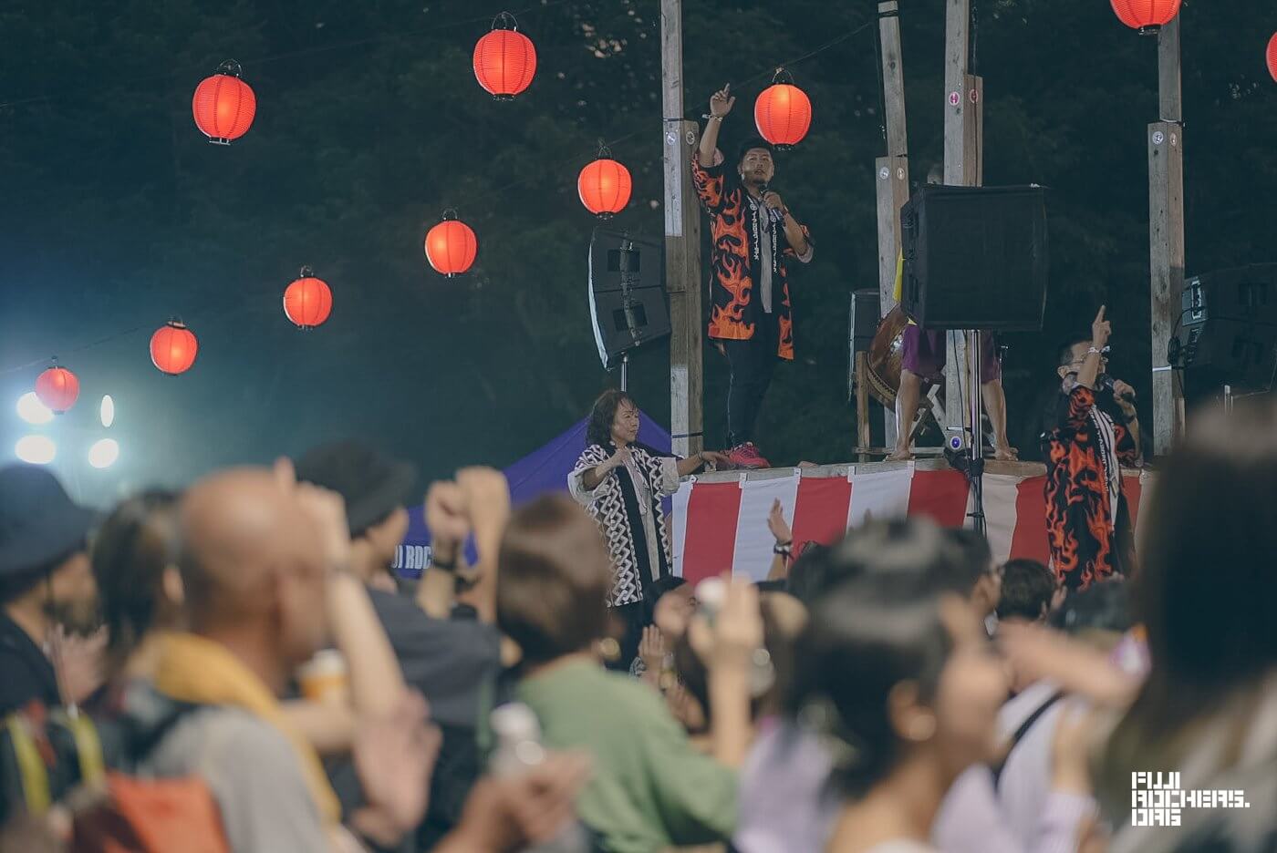 盆踊りで盛り上がる前夜祭