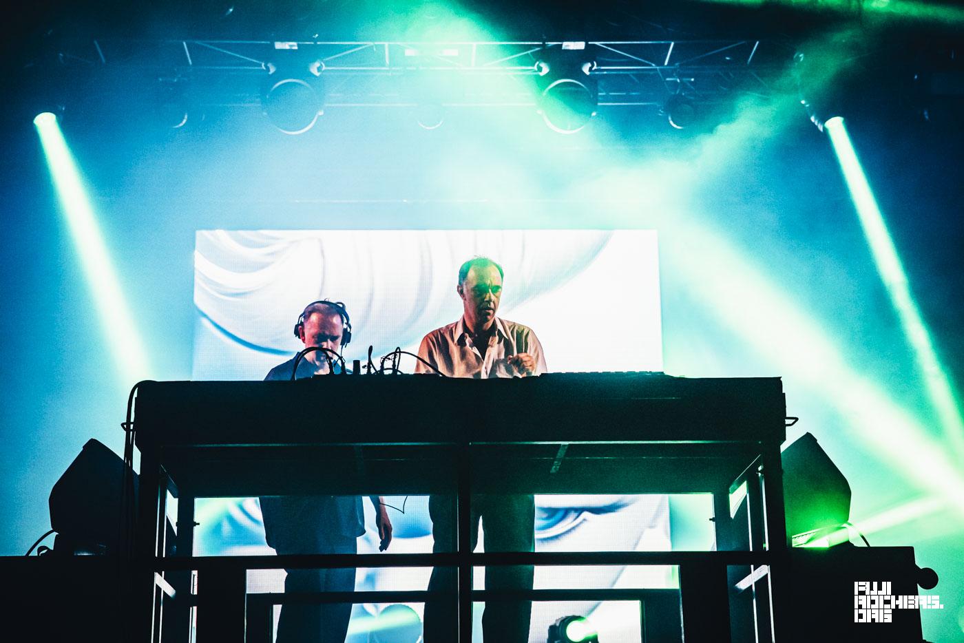 ENG: 2manydjs (dj set)