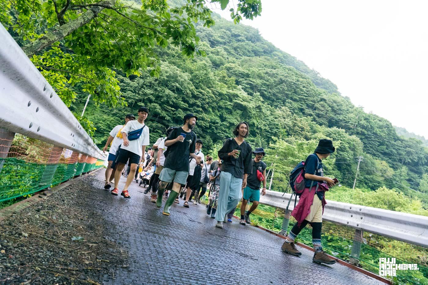 前夜祭オープン直後のオアシス