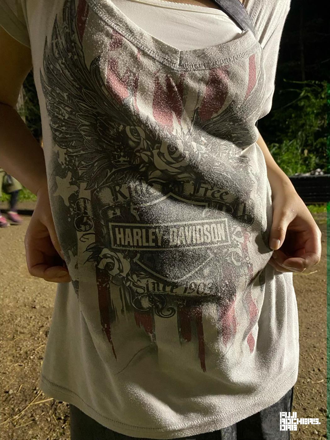 Harley-DavidsonのTシャツが主役の夜コーデ