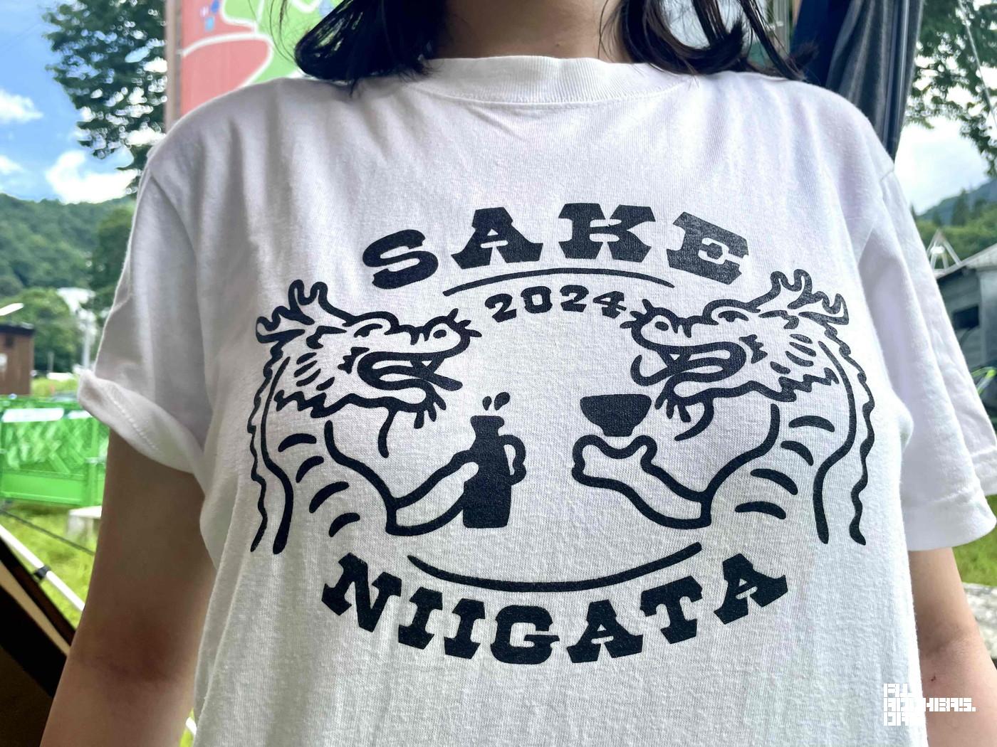 お酒愛にあふれるTシャツ