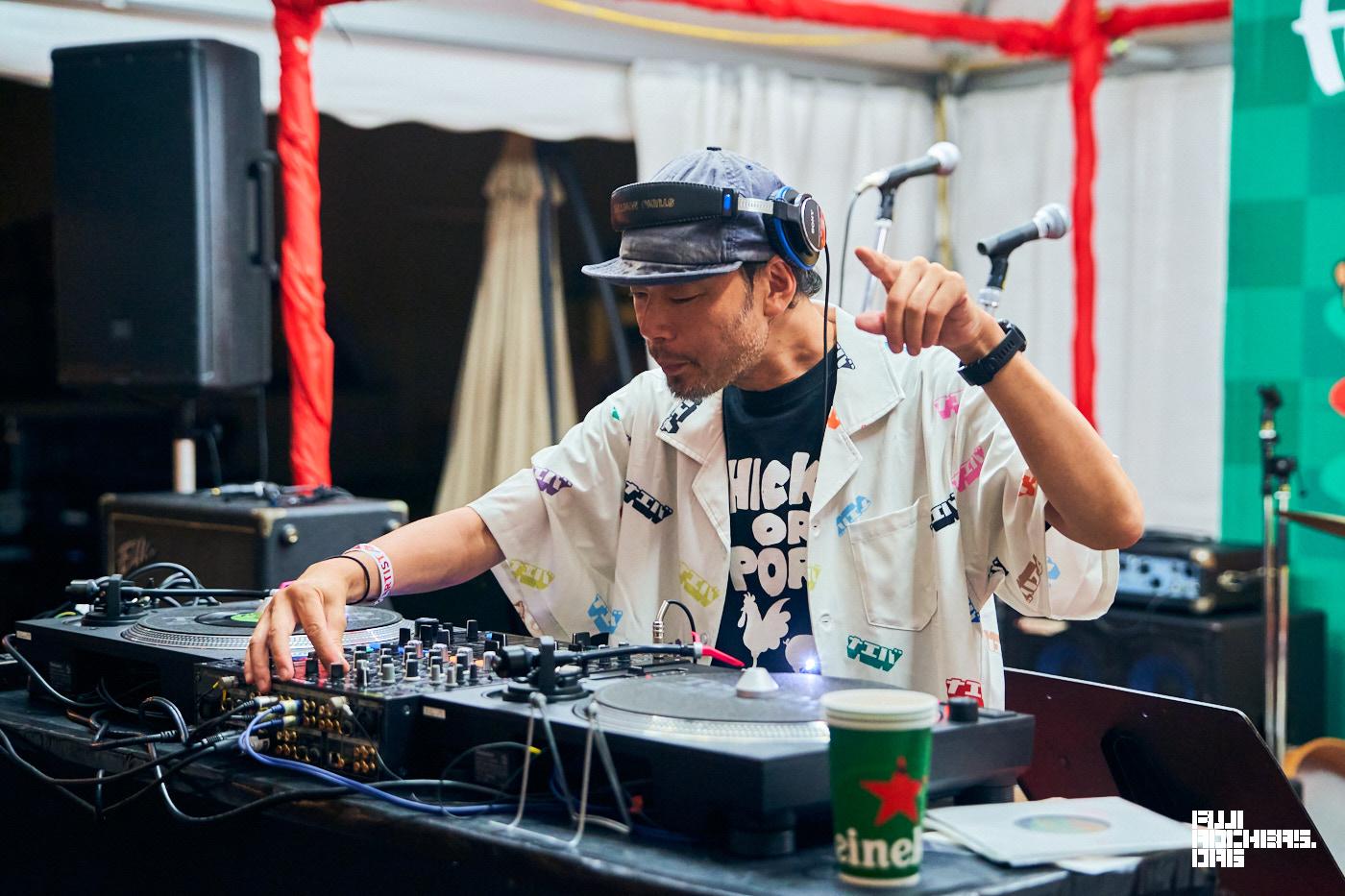 ゲリラDJs、どん吉カフェでフジロックデビュー！