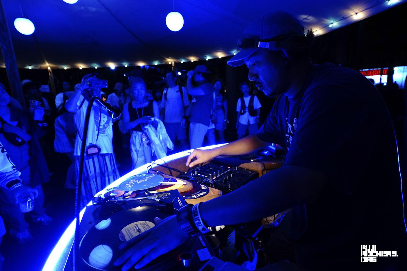 DJ TOMMY