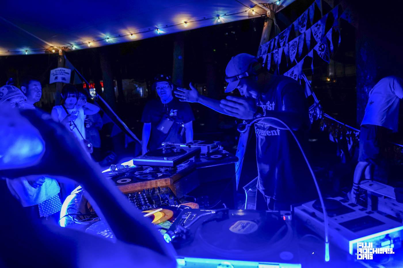 DJ TOMMY