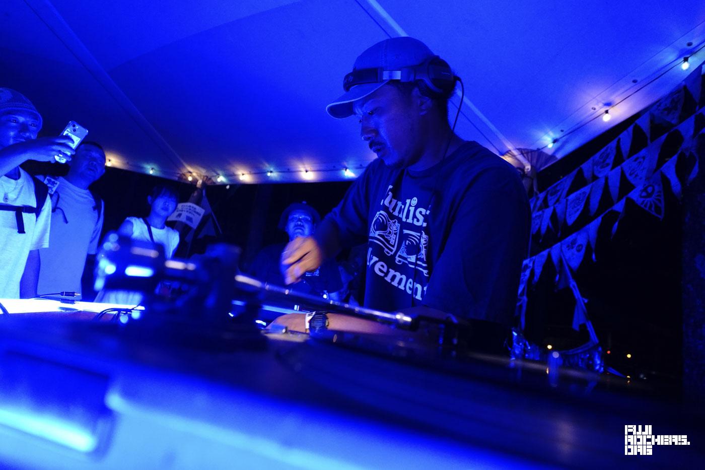 DJ TOMMY