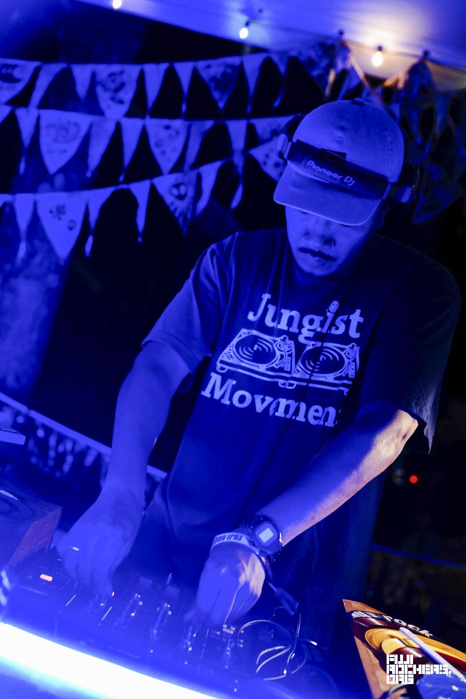 DJ TOMMY