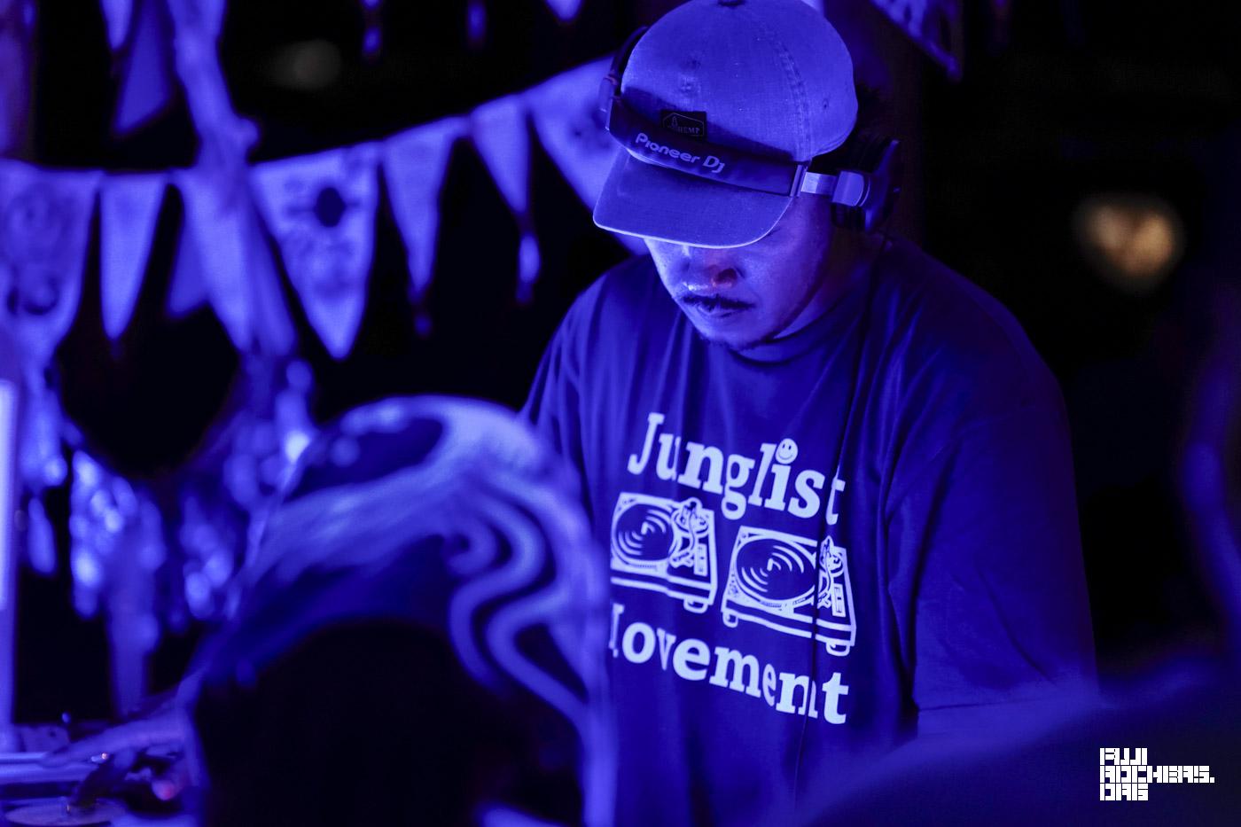 DJ TOMMY