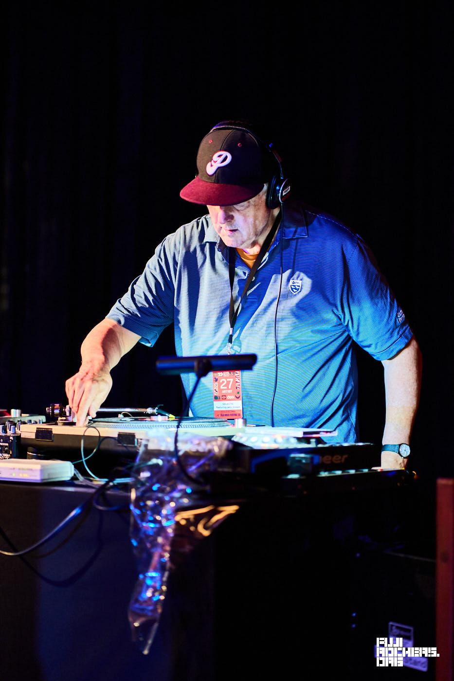ROOTS & RHYTHM DJ HARRY DUNCAN