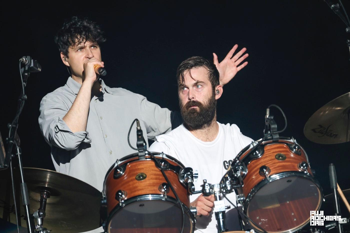 VAMPIRE WEEKEND